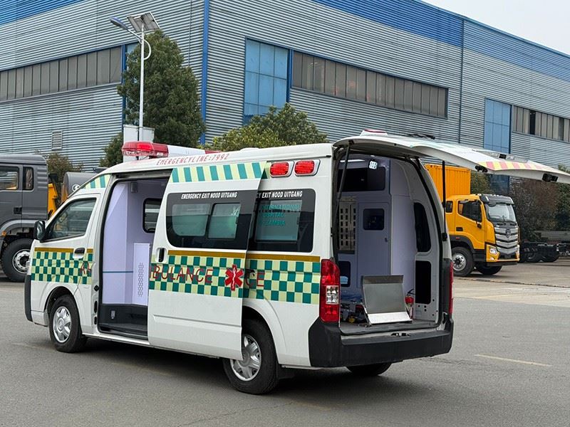 Foton G9 Gasoline ICU Ambulance Van factory